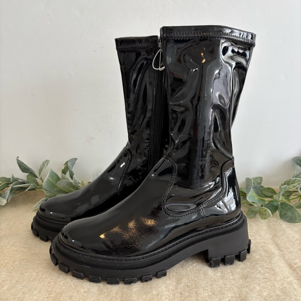 Schutz Kendy Lug sole boots black patent leather women size 8.5 Anthropologie